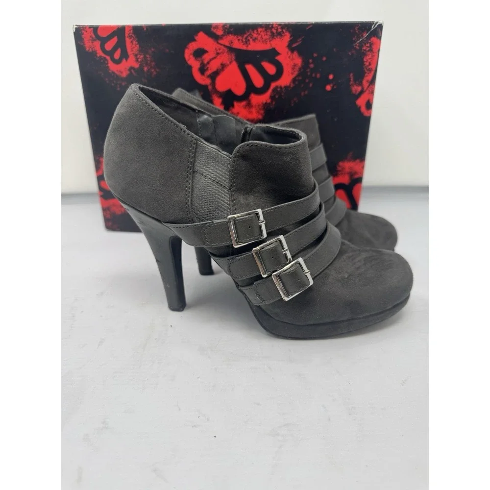 Fergalicious 🖤Y2K Grunge Platform Buckles Dark Academia Goth Bratz Doll Heels 8